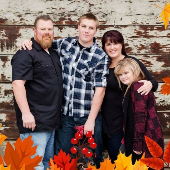 Meet your Posher, Sandy - Picture 1 of 1